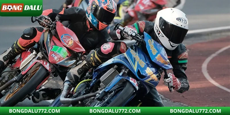 Không khí phấn khích tại các giải đua xe tốc độ thể hiện qua từng vòng cua
